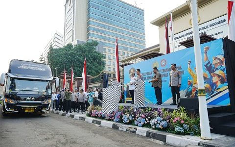 Kapolri Lepas 700 Buruh Terdampak PHK Untuk Kembali Bekerja, Wujud Kolaborasi Selesaikan Permasalahan Industrial